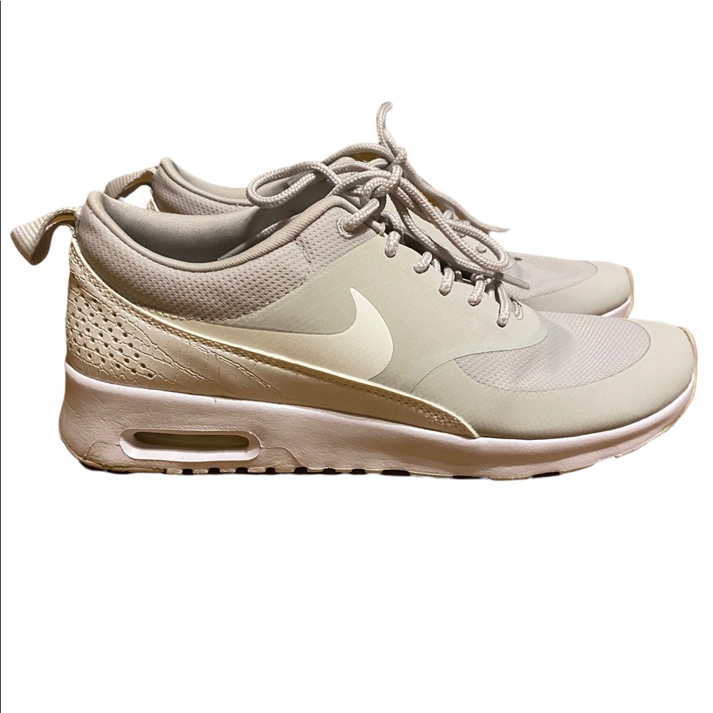 Nike sneakers 8.5